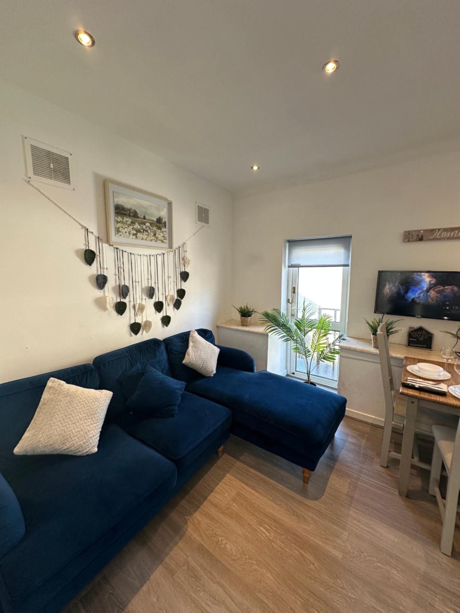 City Centre Stay Apartment Голуэй Экстерьер фото